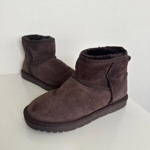 UGG Classic Mini Ankle Boot Sheepskin Chocolate Brown Winter Women's US 7 EU 38